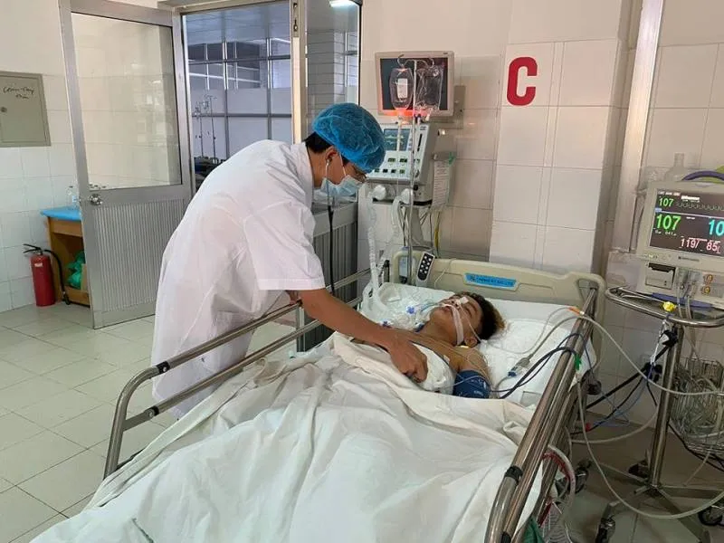 “Báo động đỏ” nội viện cứu sống bệnh nhân bị vết thương tim nguy kịch  ảnh 1