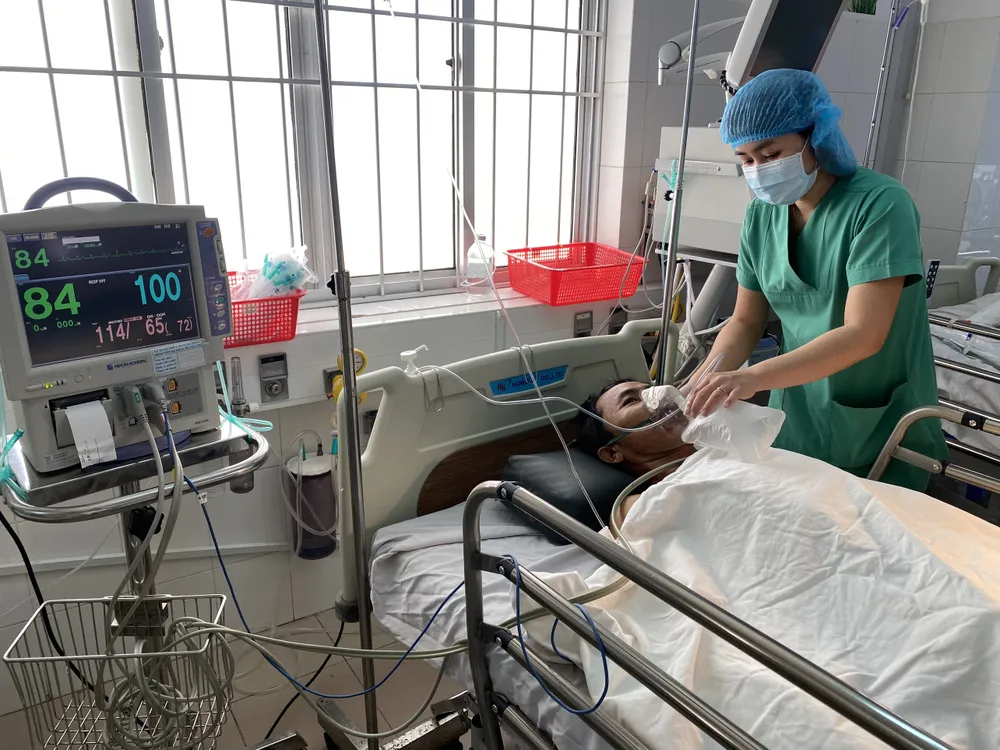 30 phút can thiệp cứu sống bệnh nhân bị đa chấn thương nguy kịch ảnh 1