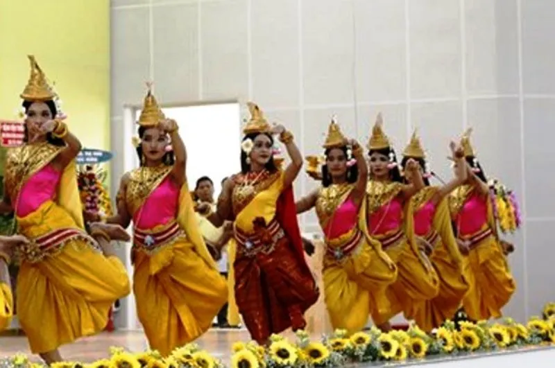 Không tổ chức đoàn đi chúc Tết Chôl-Chnăm-Thmây sang Campuchia ảnh 1