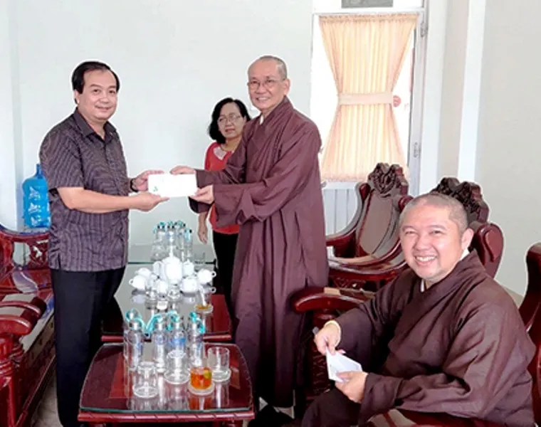 Hàng tỷ đồng ủng hộ Quỹ phòng chống dịch bệnh Covid-19 ở Đồng Tháp ảnh 2