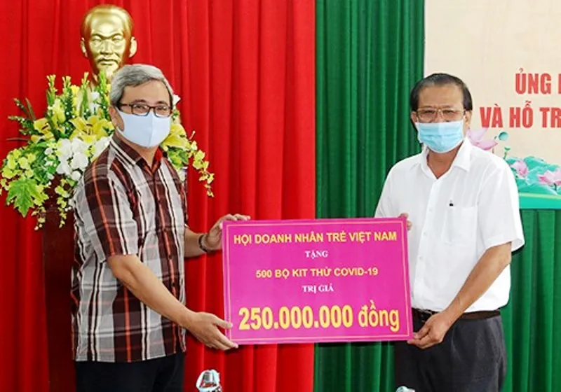 Đồng Tháp tiếp nhận 500 bộ kit xét nghiệm Covid-19 ảnh 1