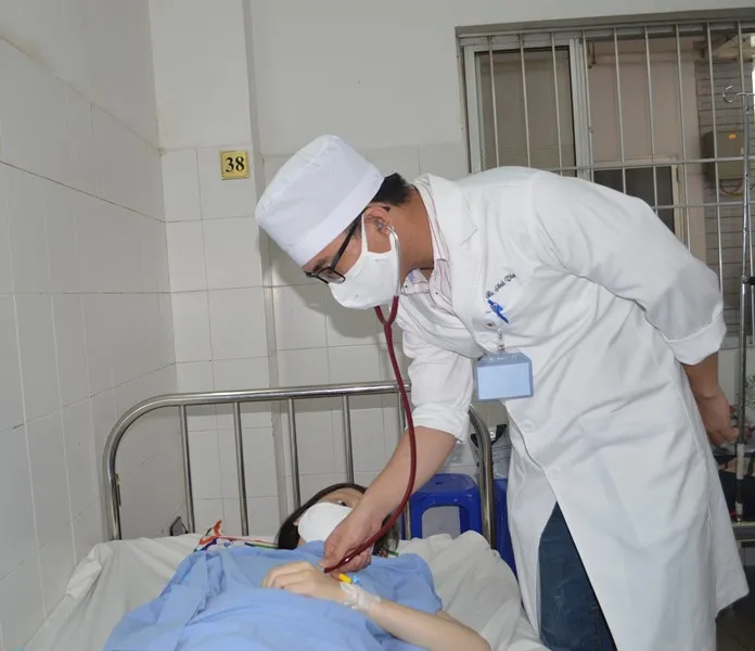 30 phút cứu sống mẹ và con của sản phụ bị Lupus ban đỏ có biến chứng tim mạch nặng ảnh 2