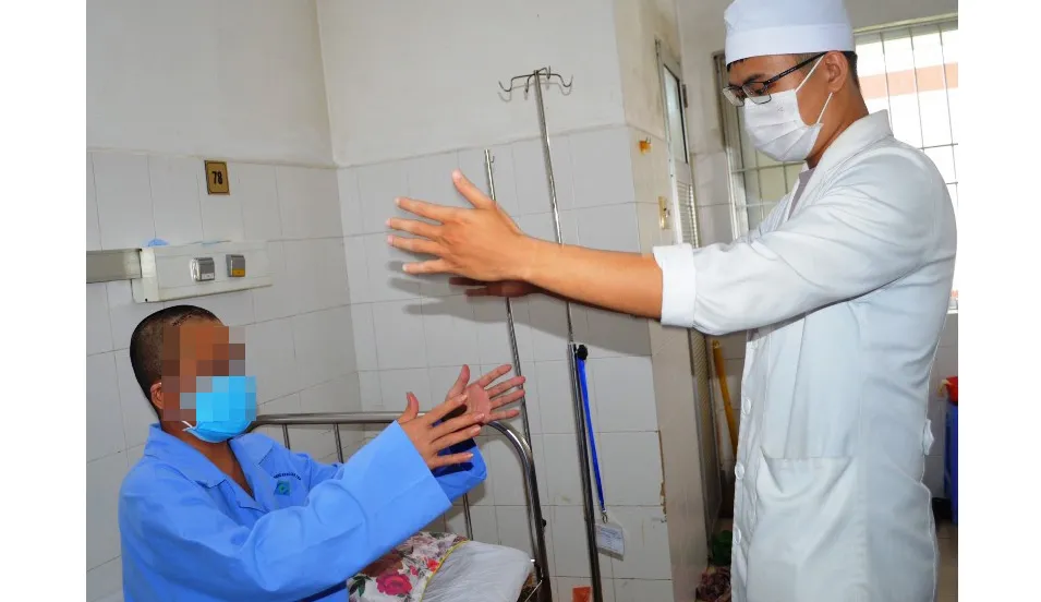 10 giờ căng thẳng phẫu thuật thành công khối u màng não lớn ảnh 3