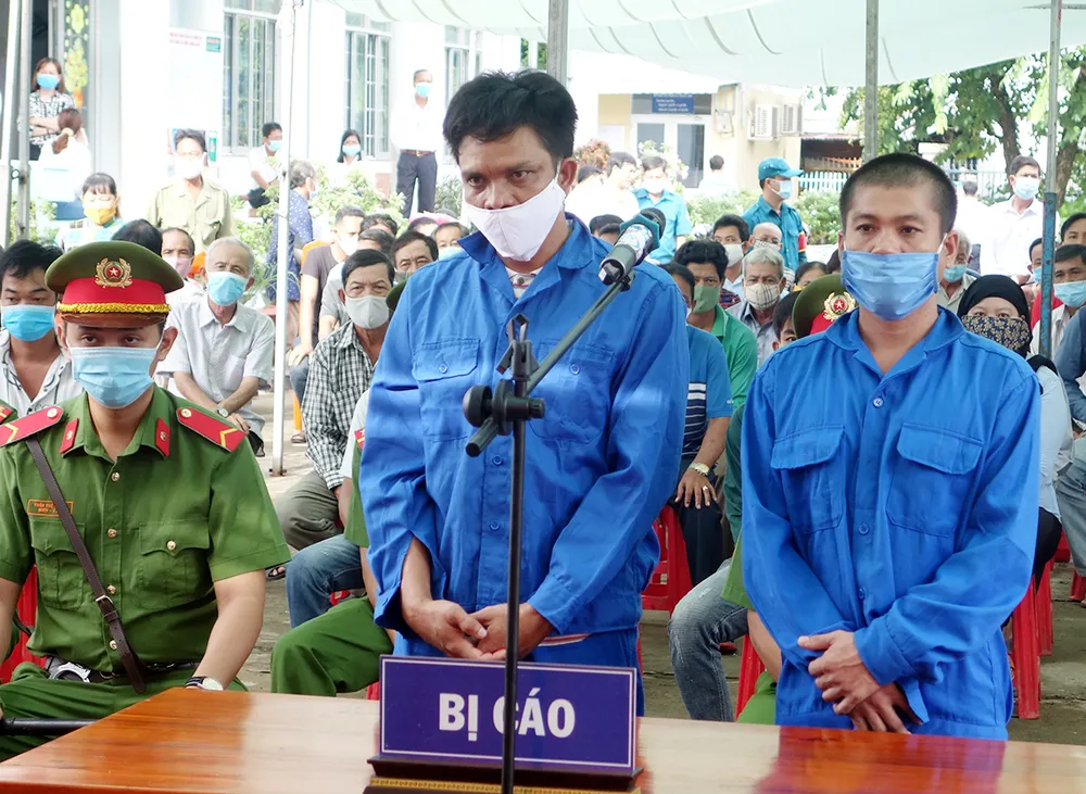 3 đối tượng lĩnh án 14 năm tù vì đưa người xuất, nhập cảnh trái phép  ảnh 1