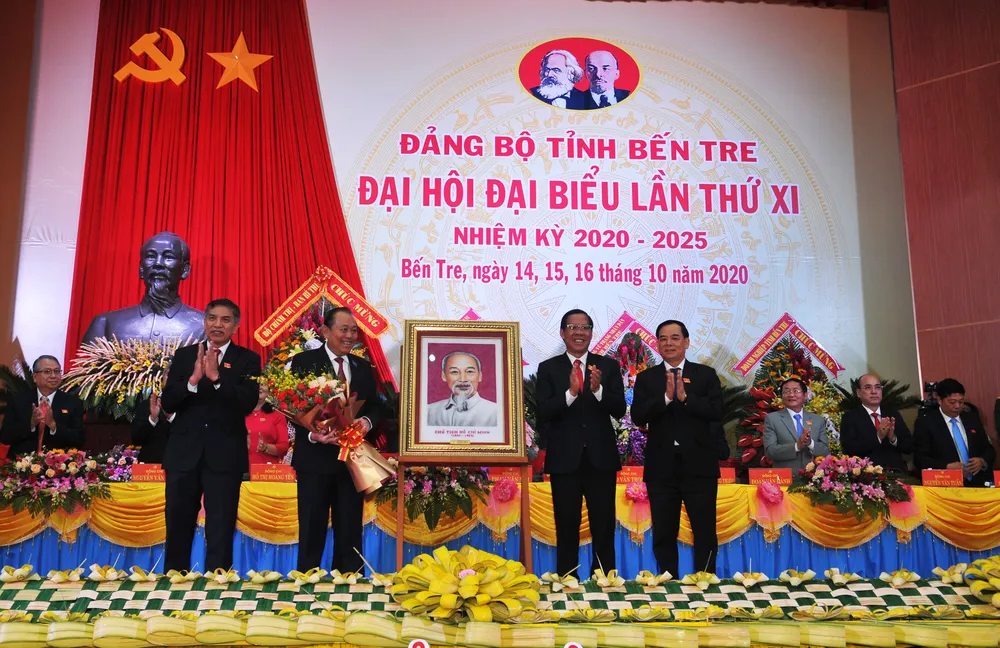 Phó Thủ tướng Thường trực Trương Hòa Bình yêu cầu Bến Tre thực hiện 3 đột phá chiến lược ảnh 2