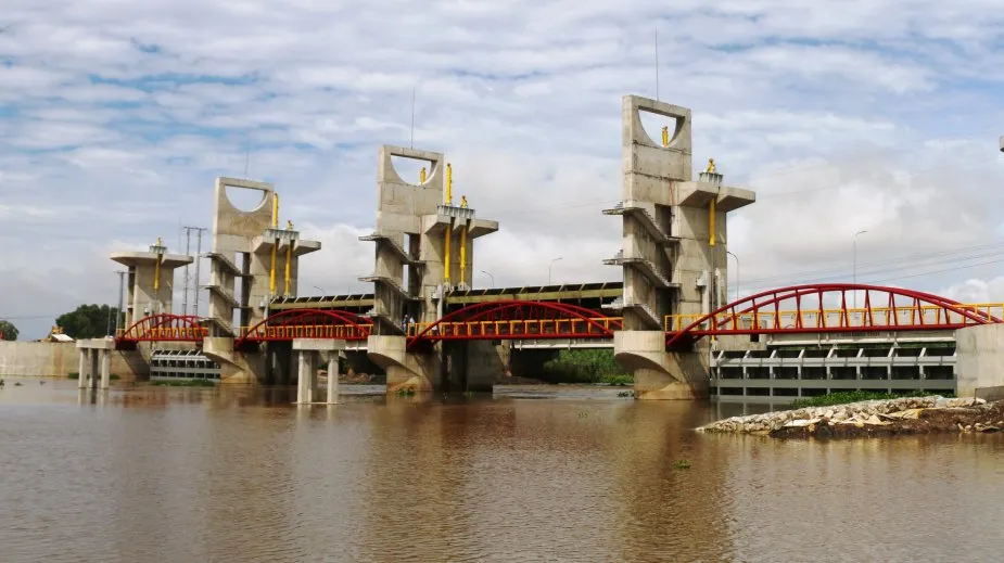 Cống Trà Sư ở An Giang xả lũ ảnh 1