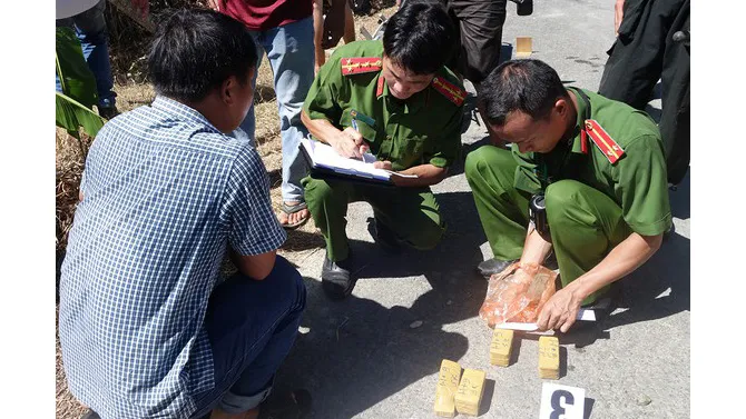 Phó Thủ tướng Thường trực Trương Hòa Bình gửi thư khen Công an tỉnh An Giang bắt 51kg vàng 9999  ảnh 3