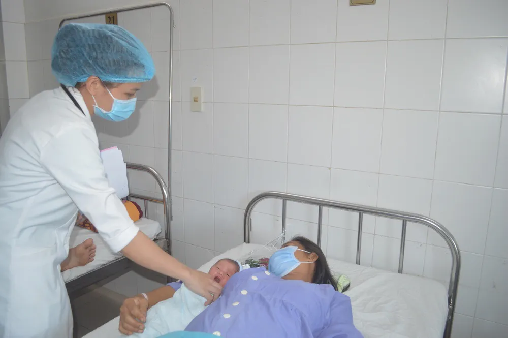 Phẫu thuật khối u xơ tử cung lớn kết hợp lấy thai thành công cho sản phụ ảnh 1