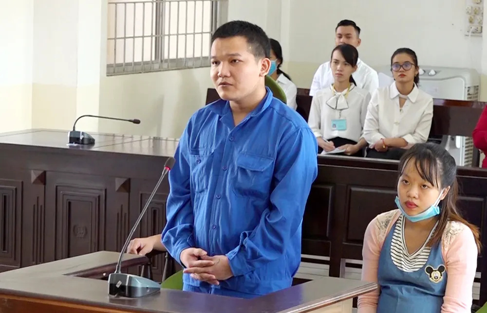 Hai vợ chồng trẻ cùng lĩnh án vì mua bán ma túy  ảnh 1