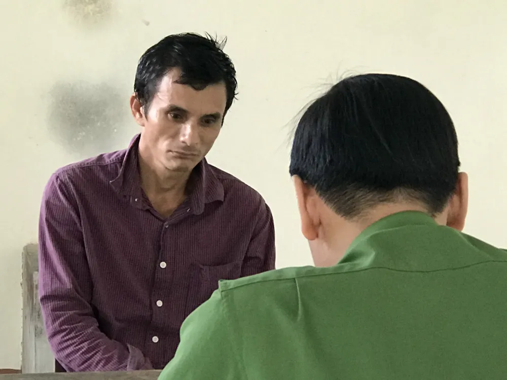 Đối tượng Ngô Hoàng Phi tại cơ quan công an