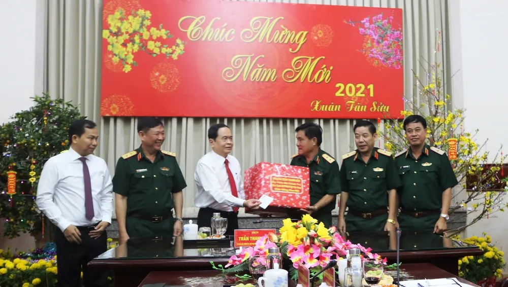 Đồng chí Trần Thanh Mẫn thăm và chúc tết Quân khu 9 ảnh 2