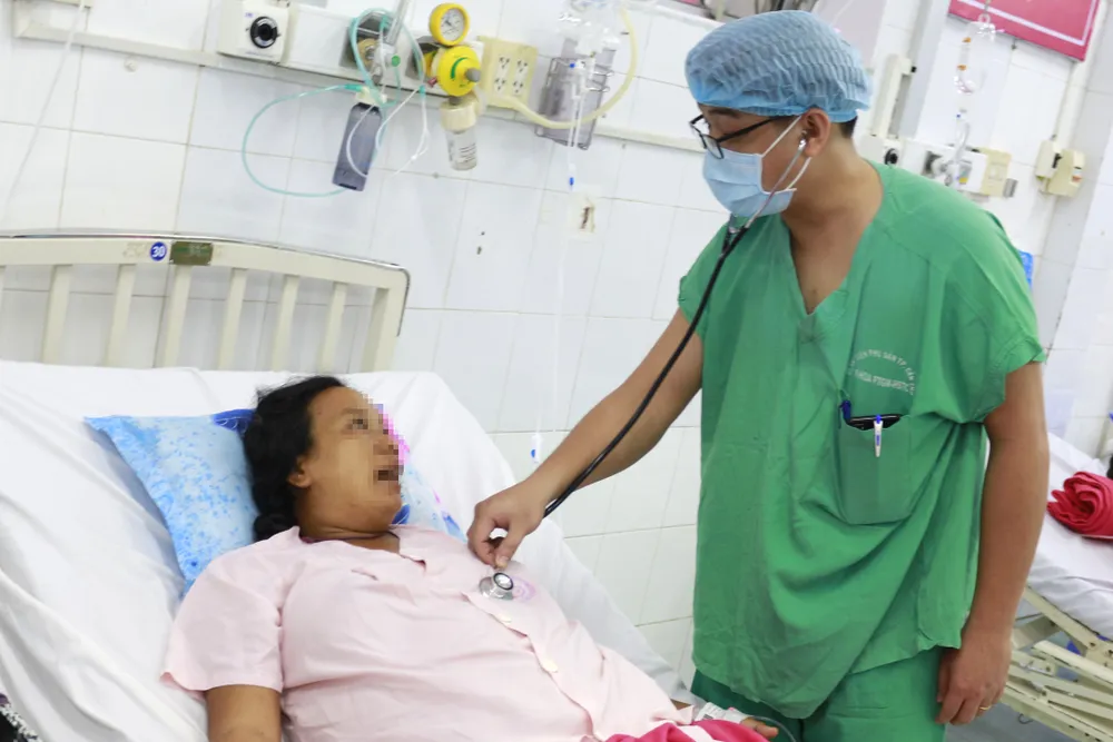 Sản phụ bị hội chứng HELLP rất nặng được cứu sống kịp thời cả mẹ và con ảnh 1