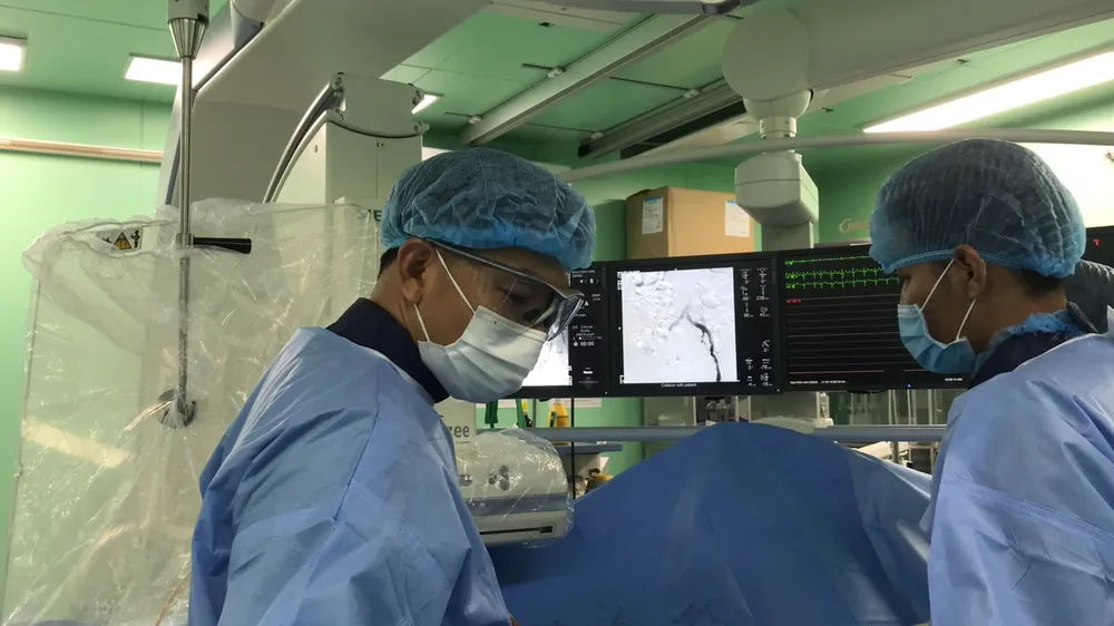 2 cụ ông đã 101 tuổi được phẫu thuật thành công nhờ kỹ thuật ít xâm lấn ảnh 2