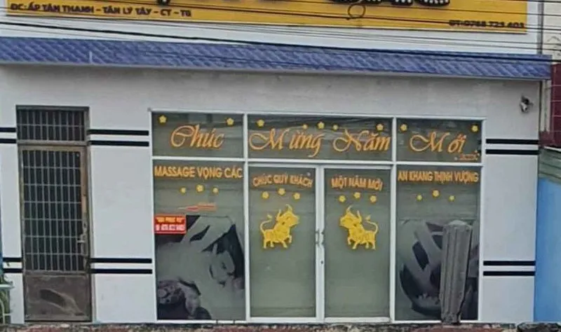 Bắt quả tang nhiều đôi nam nữ mua bán dâm tại cơ sở massage ảnh 1