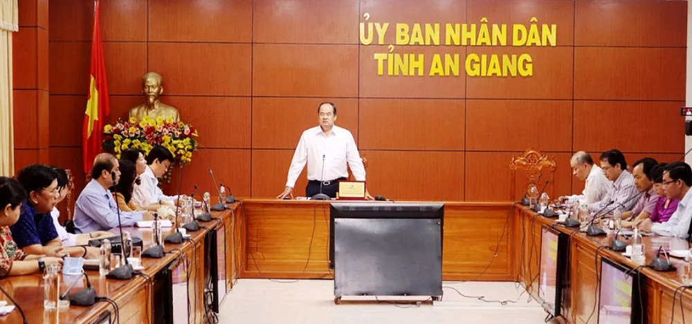 An Giang họp khẩn về 2 ca nghi nhiễm Covid-19 nhập cảnh trái phép ảnh 1