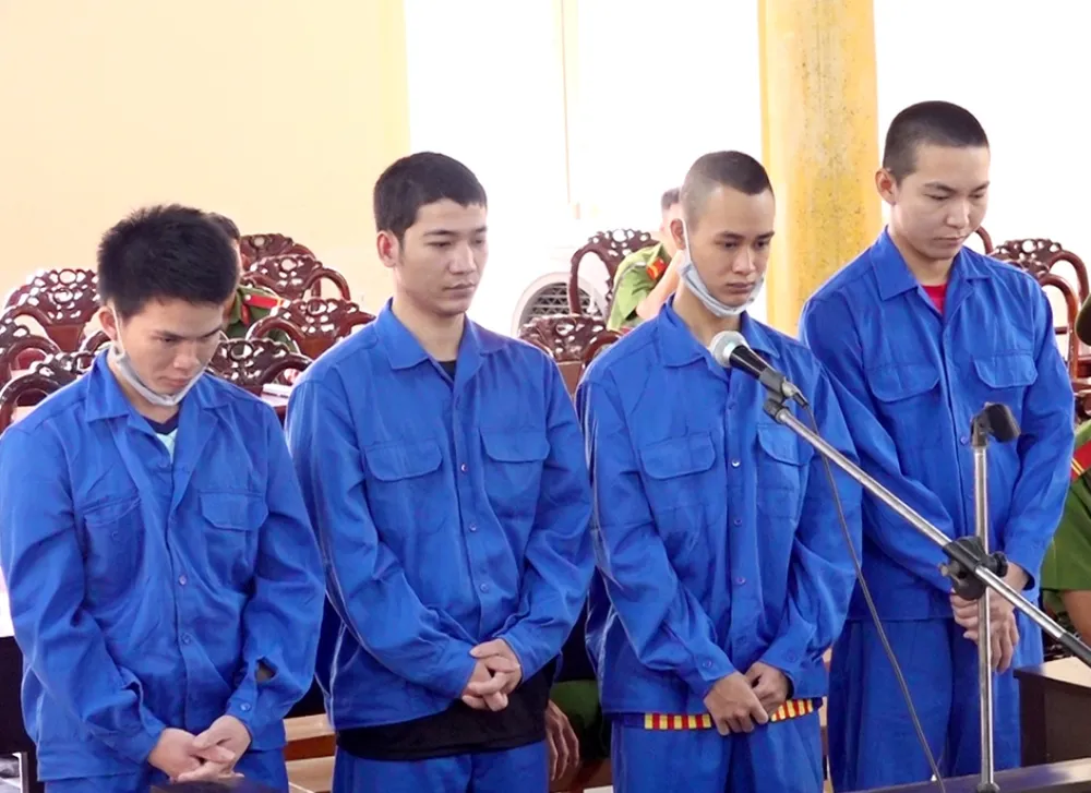 Mua bán trái phép chất ma túy, 4 đối tượng lĩnh án 32 năm tù ảnh 1