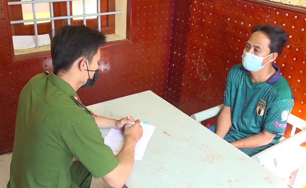 Bắt chủ quán cà phê chứa mại dâm trong mùa dịch Covid-19 ảnh 1