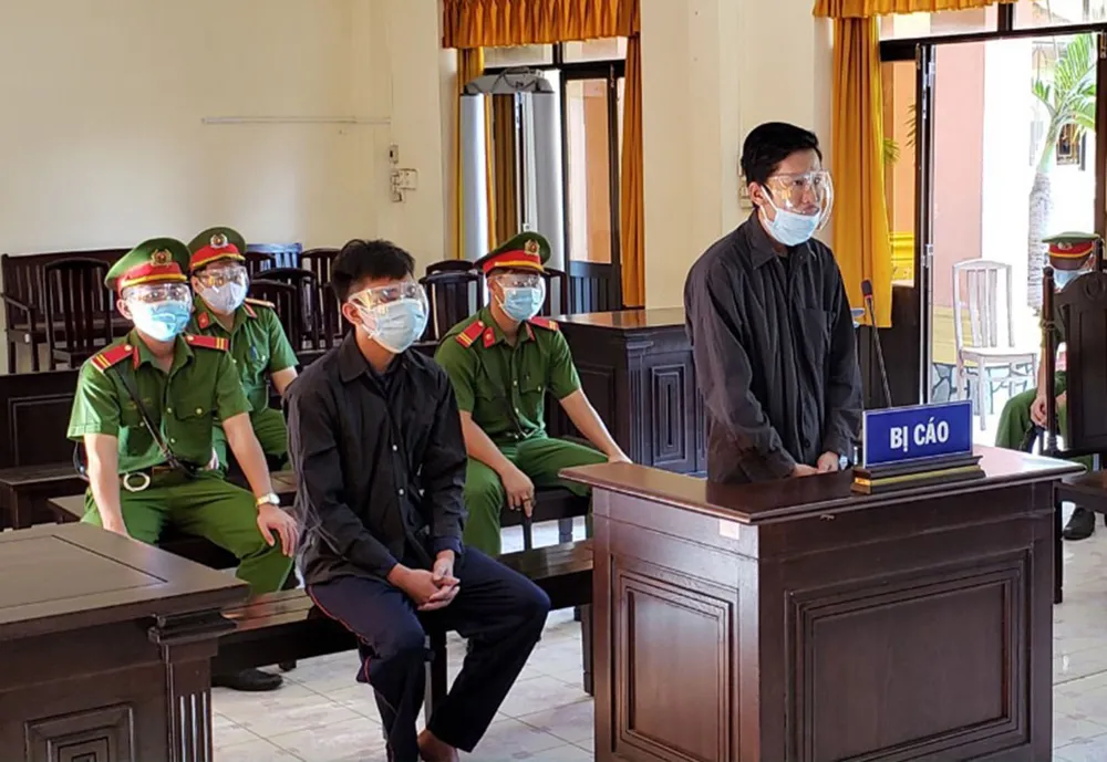 18 tháng tù về tội tổ chức cho người khác nhập cảnh trái phép ảnh 2