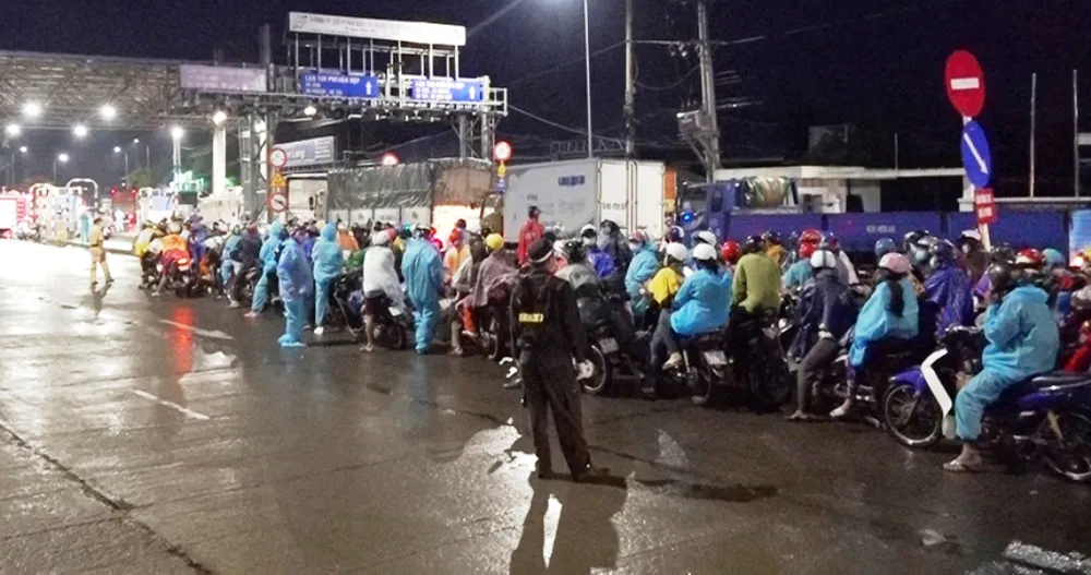 Từ 5 giờ ngày 31-10, TP Long Xuyên áp dụng kinh doanh dịch vụ ăn uống mang đi ảnh 1