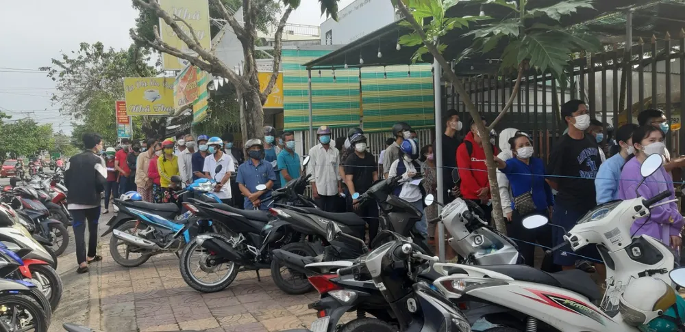 Gần 500.000 người dân đến hạn tiêm mũi 2 Vero Cell nhưng Cần Thơ chỉ đủ đáp ứng 200.000 liều ảnh 1