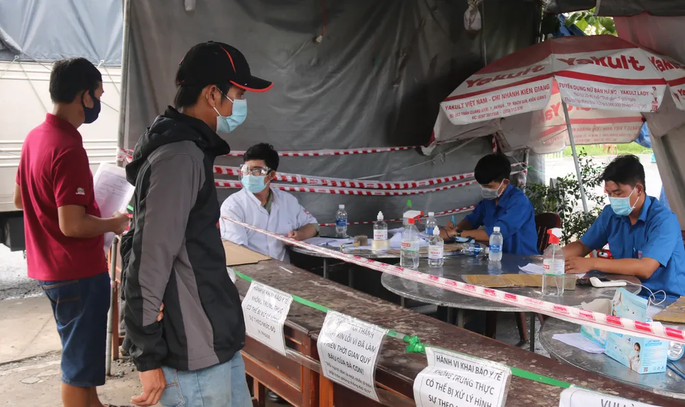 An Giang tạm dừng hoạt động các chốt kiểm soát dịch Covid-19  ảnh 1