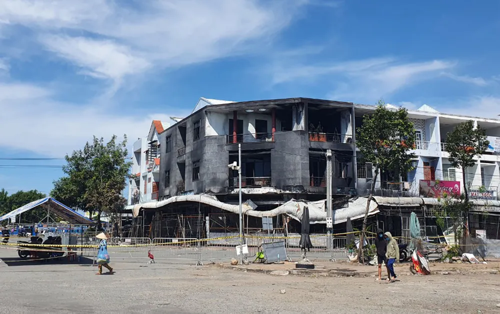 4 người chết thương tâm trong đám cháy lớn ở Kiên Giang do không có lối thoát hiểm ảnh 1