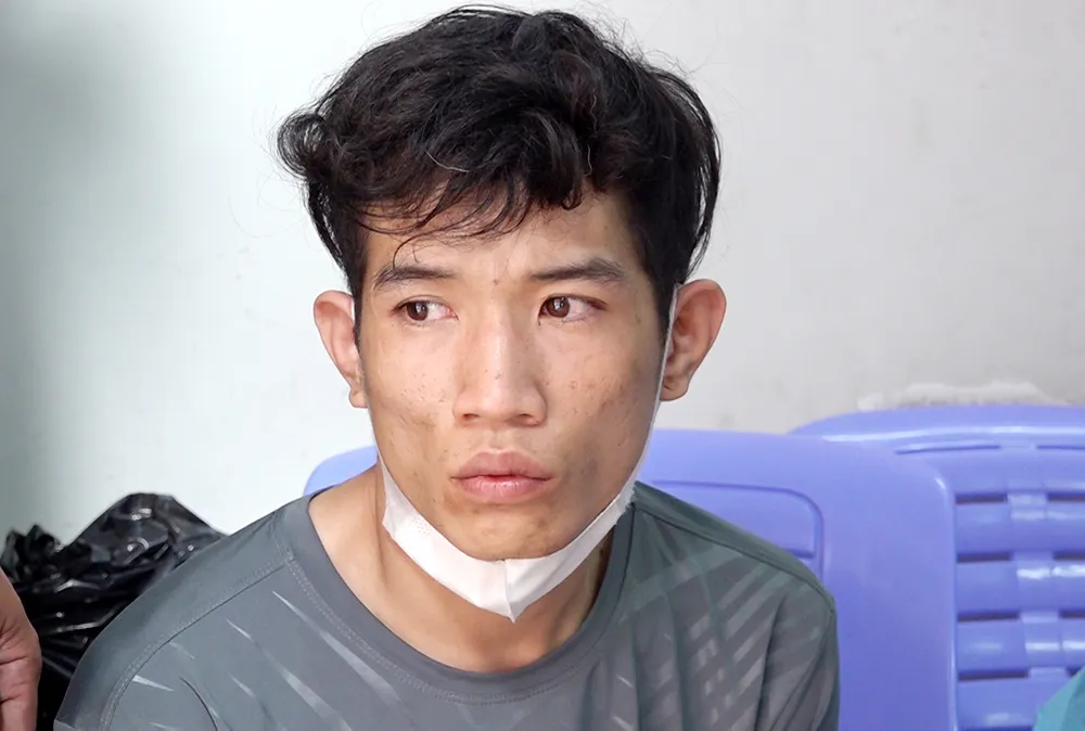 An Giang: Bắt đối tượng tàng trữ ma túy, thu giữ nhiều hung khí nguy hiểm  ảnh 1