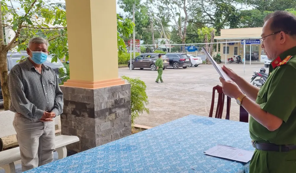 Bắt đối tượng bao chiếm đất rừng thu lợi bất chính hơn 10 tỷ đồng ảnh 1