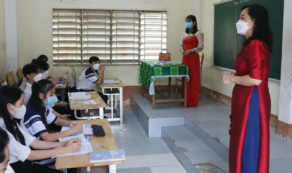 ĐBSCL: Học sinh đồng loạt trở lại trường học trực tiếp ảnh 1