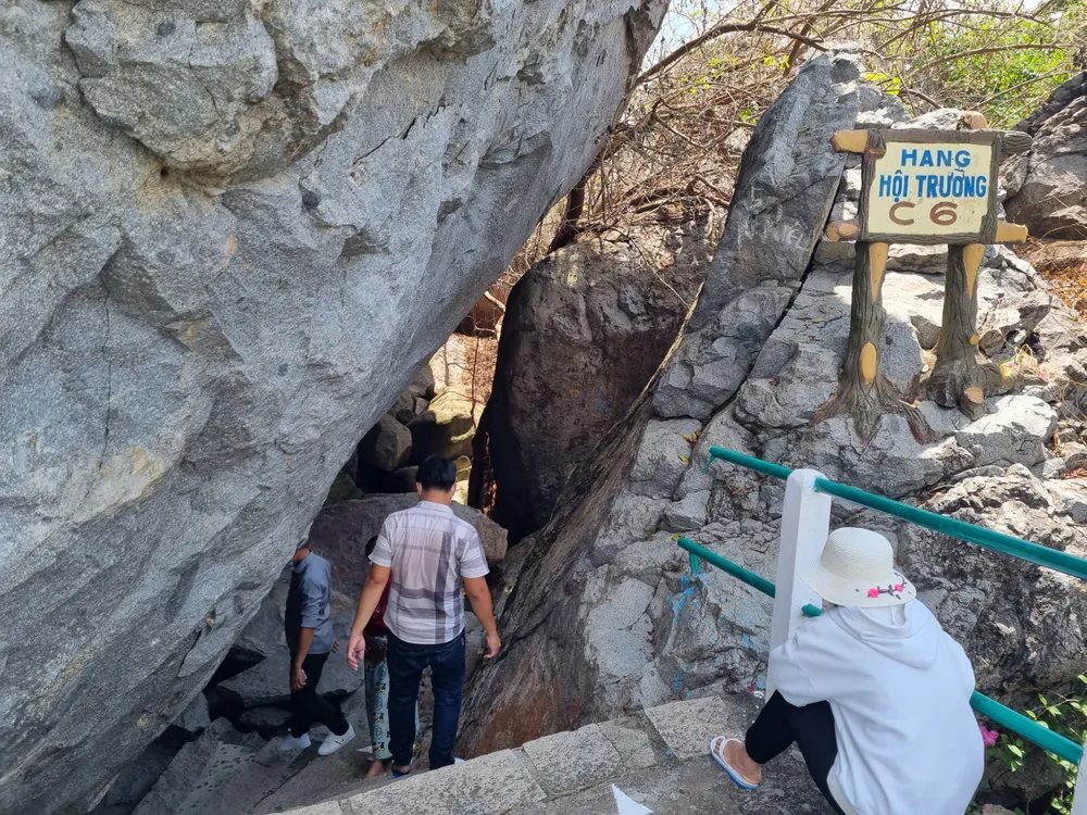 Không được tự ý thay đổi hiện trạng Di tích Đồi Tức Dụp ở An Giang ảnh 2