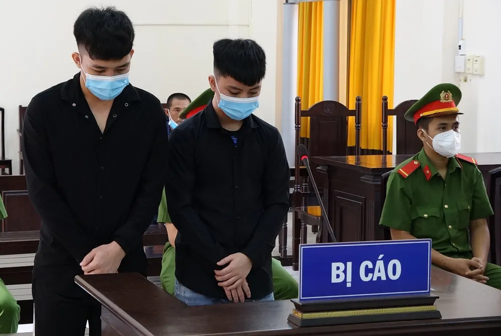 Rủ em họ đi đánh ghen, 2 anh em lãnh án 18 năm tù ảnh 1