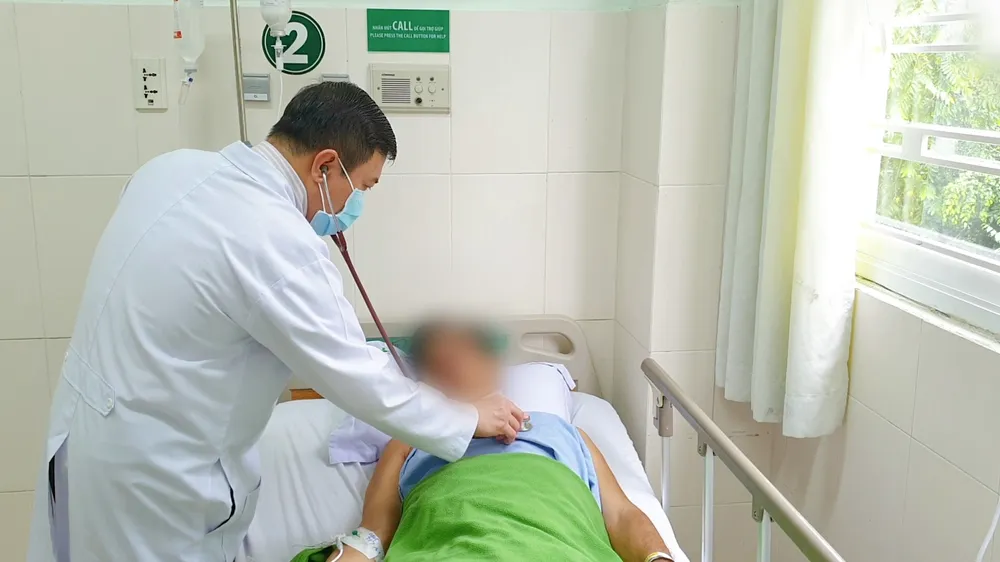 Cứu sống bệnh nhân bị bóc tách động mạch chủ ngực – bụng có đoạn dọa vỡ ảnh 1