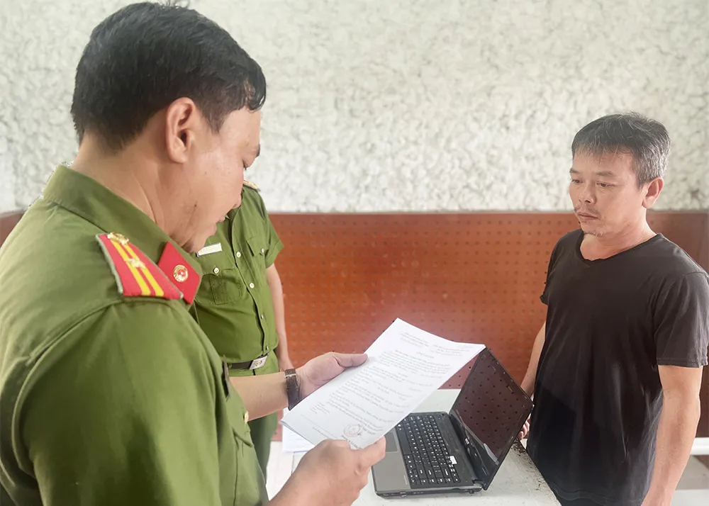 Khởi tố đối tượng sản xuất, buôn bán thuốc bảo vệ thực vật giả ảnh 1