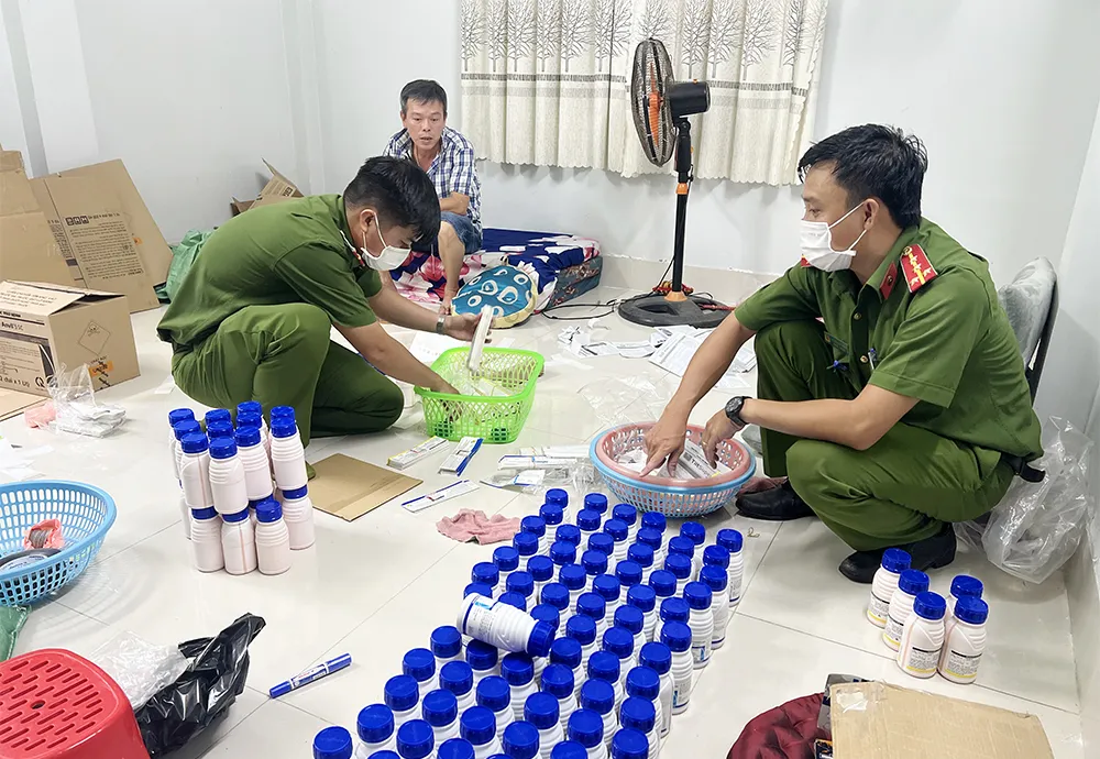 Khởi tố đối tượng sản xuất, buôn bán thuốc bảo vệ thực vật giả ảnh 2