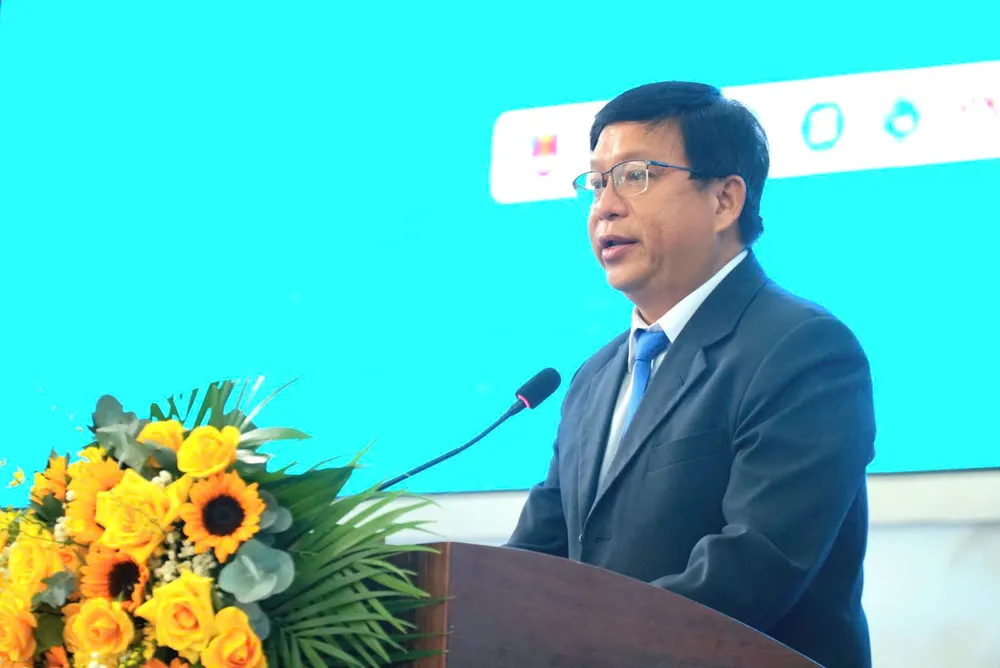 hoi thao3.jpg