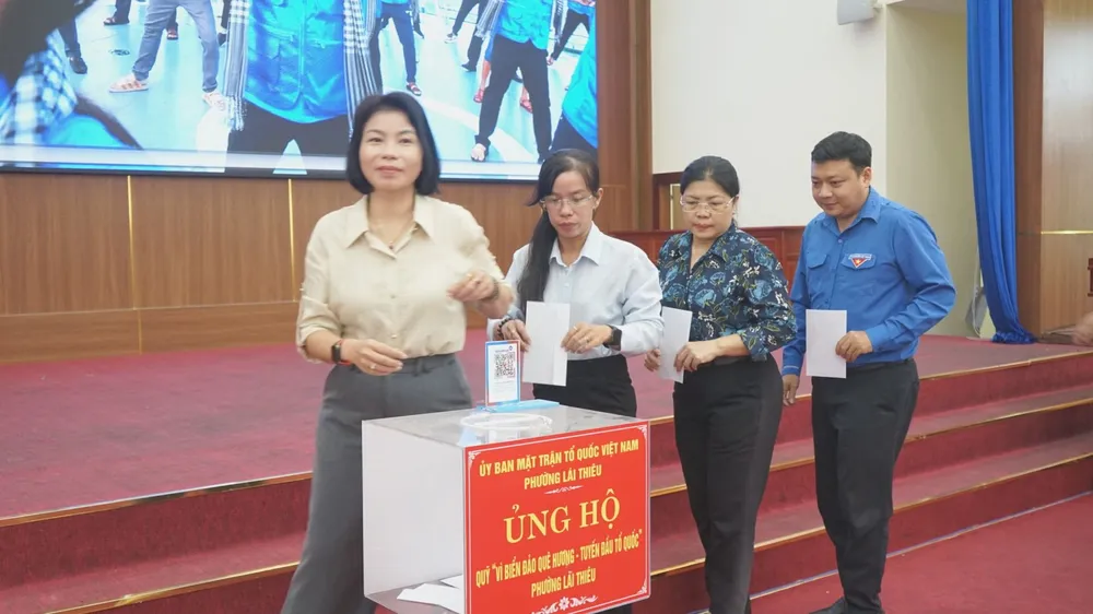 Đóng góp cho quỹ “Vì biển đảo quê hương- Vì tuyến đầu Tổ quốc”