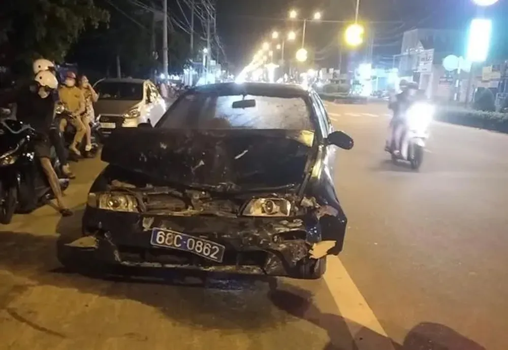 Chiếc xe biển số xanh hết hạn đăng kiểm được bị cáo Danh Thép điều khiển trong tình trạng say rượu, không có bằng lái. Ảnh: CTV