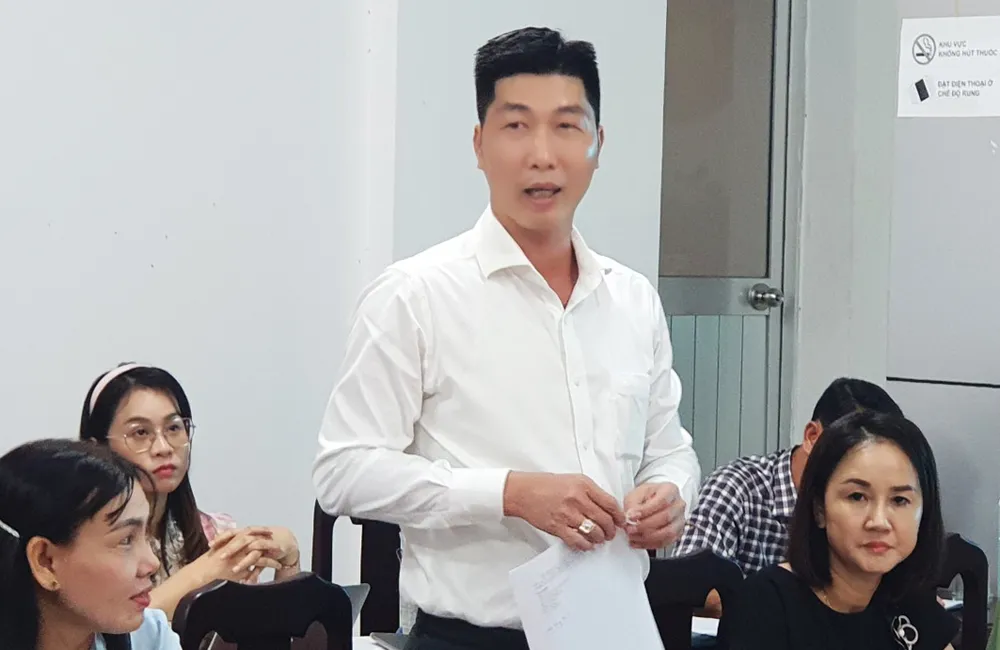 Ông Nguyễn Lê Quốc Toàn – Phó chủ tịch UBND TP Phú Quốc khẳng định sẽ xử lý kiên quyết sai phạm, nhưng phải thận trọng. Ảnh: QUỐC BÌNH