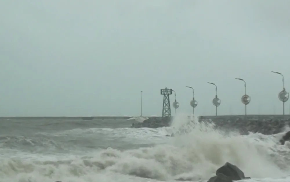 Gần 45.000 du khách kẹt lại các đảo ở Kiên Giang do mưa bão