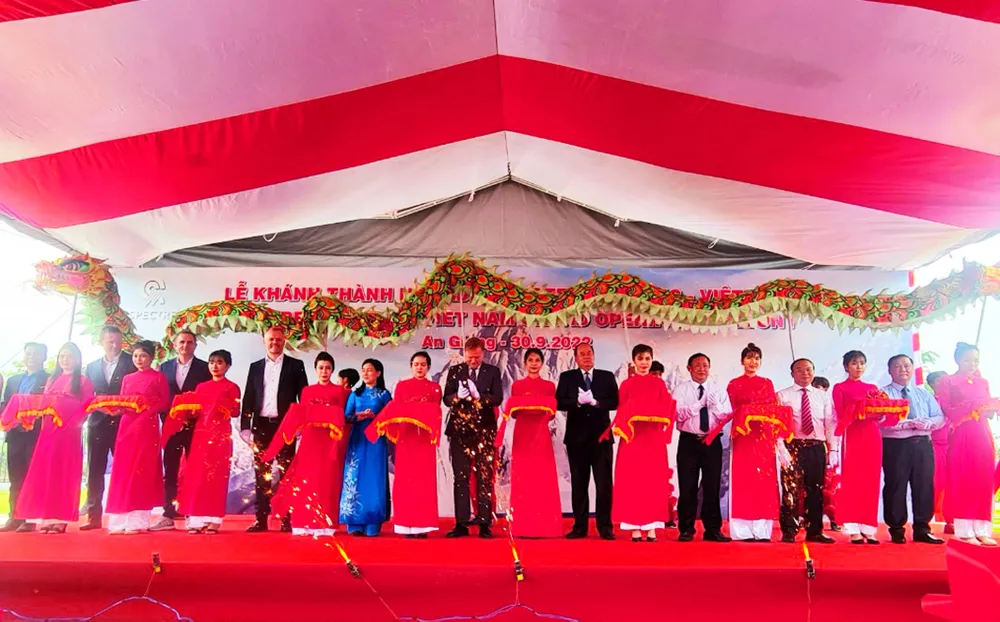 Khánh thành Nhà máy công nghệ may mặc 11 triệu USD ở An Giang ảnh 1