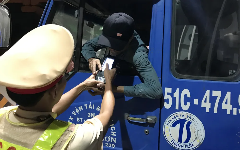 Tổng kiểm tra các đơn vị kinh doanh vận tải trên địa bàn TPHCM ảnh 1