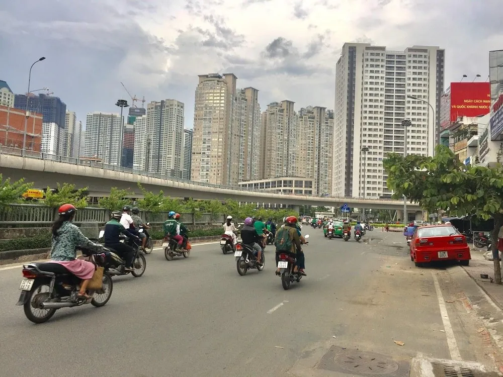 Đường Nguyễn Hữu Cảnh. Ảnh: QUỐC HÙNG