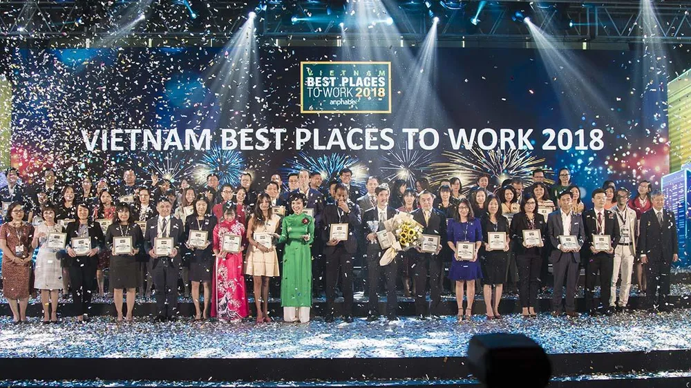 Công ty CP Tập đoàn Xây dựng Hòa Bình 4 năm liêp tiếp đạt Top 100 nơi làm việc tốt nhất ảnh 1