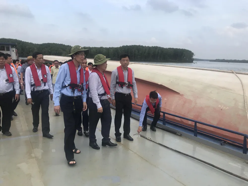 Nạo vét luồng cho tàu có mớn nước 9,5m qua khu vực chìm tàu ở Cần Giờ ảnh 1