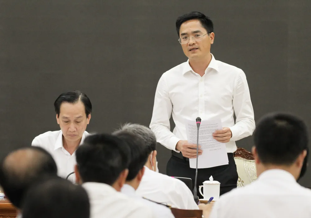 Khử trùng ngay khi hành khách rời phương tiện ảnh 2