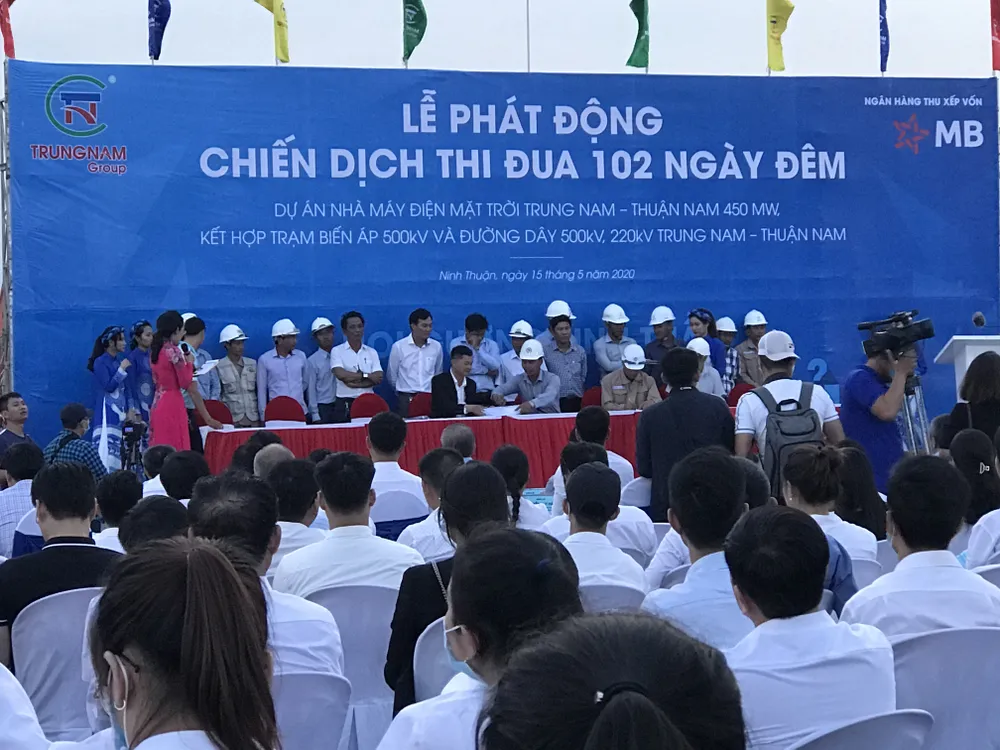 Thi đua 102 ngày đêm hoàn thành dự án Nhà máy điện mặt trời Trung Nam – Thuận Nam ảnh 2