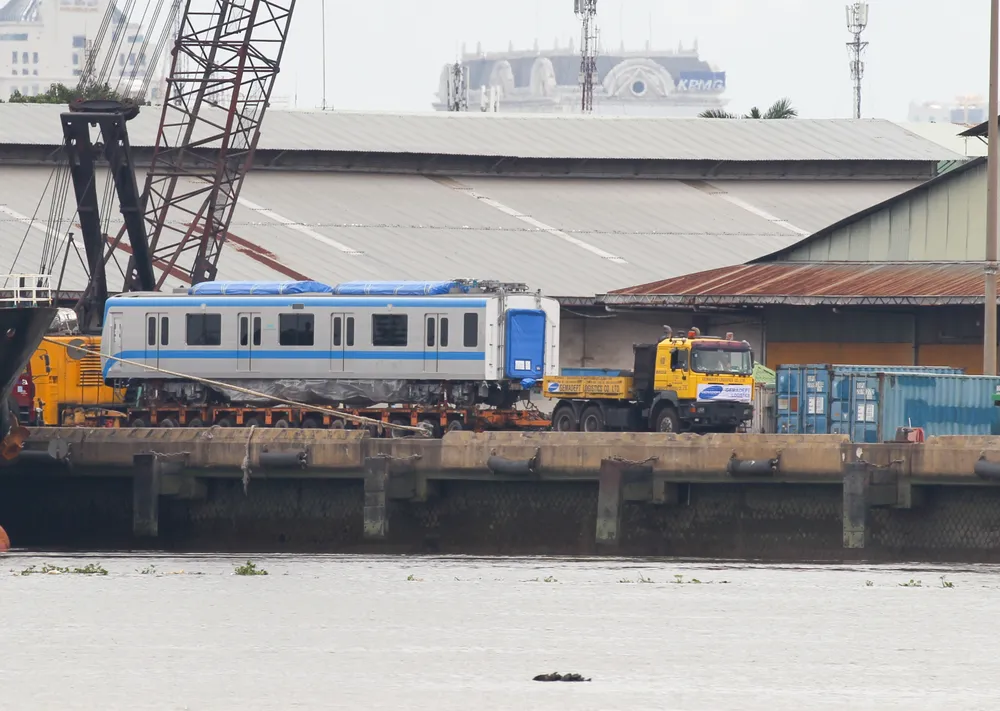 Các toa đầu tiên của metro số 1 (Bến Thành - Suối Tiên) cập cảng Khánh Hội ảnh 8