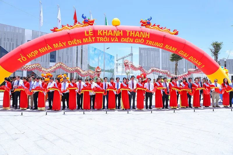 Khánh thành Dự án Trạm biến áp 500kV và đường dây 220/500kV kết hợp Nhà máy điện mặt trời Trung Nam Thuận Nam 450 MW ảnh 1