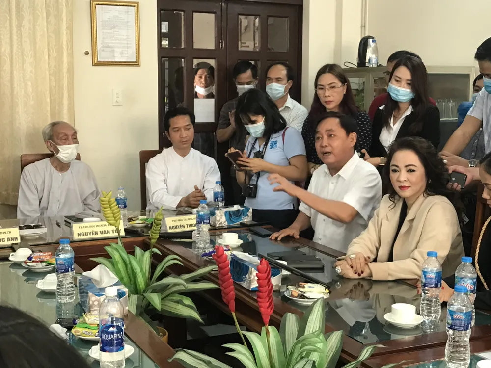 Vợ ông Dũng “lò vôi” gửi đơn tố cáo lương y Võ Hoàng Yên đến công an ảnh 2