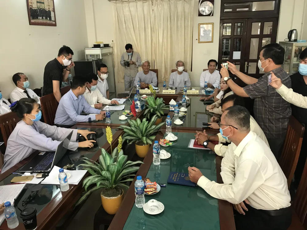 Vợ ông Dũng “lò vôi” gửi đơn tố cáo lương y Võ Hoàng Yên đến công an ảnh 1